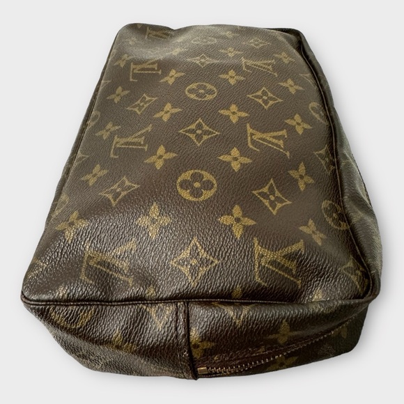 LOUIS VUITTON Monogram XL Trousse Toilette 28, Vintage, Unisex - Picture 7 of 14